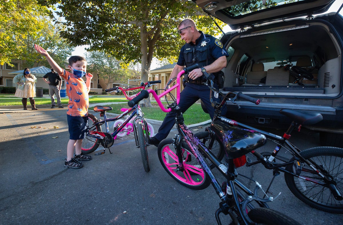 UCR police donate bikes to UCR’s family housing unit UCR News UC